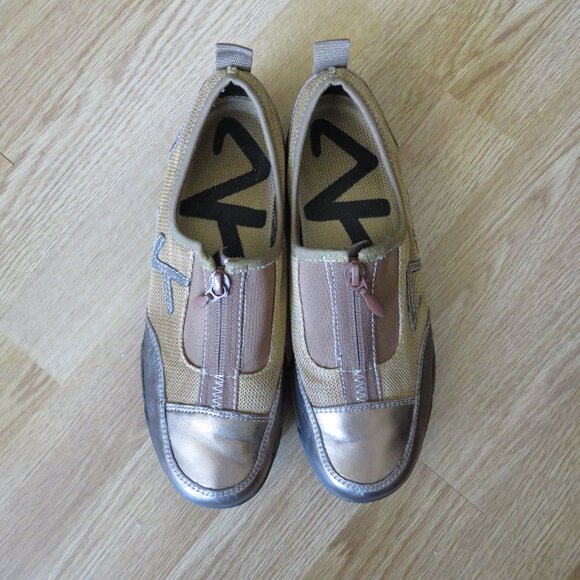 Anne Klein AK Women's Bronze Brown Fabric Front Zip Low Top Shoes Size 7.5 - Picture 4 of 12